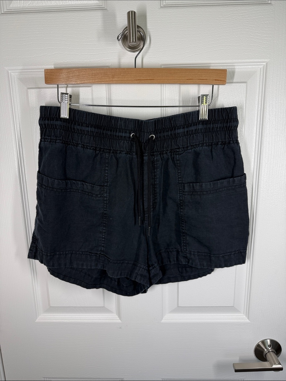 Athleta black linen drawstring wide band elastic waist shorts size 12